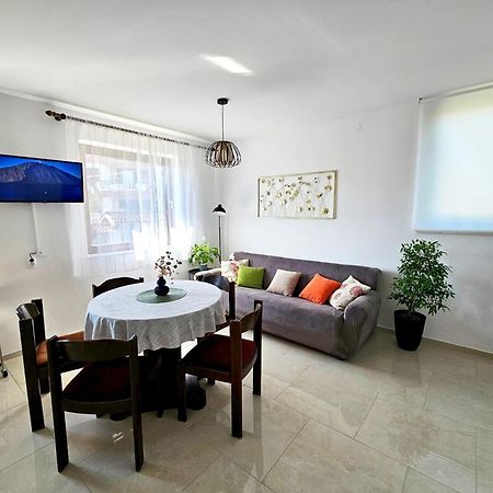 Apartments With A Parking Space Малинска Екстериор снимка
